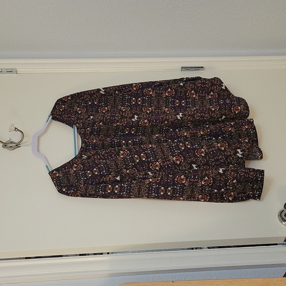 3/$30 CATO Purple Elephant Floral Oversized Long Sleeve Hi-low Scoop Neck Tunic - Picture 3 of 10